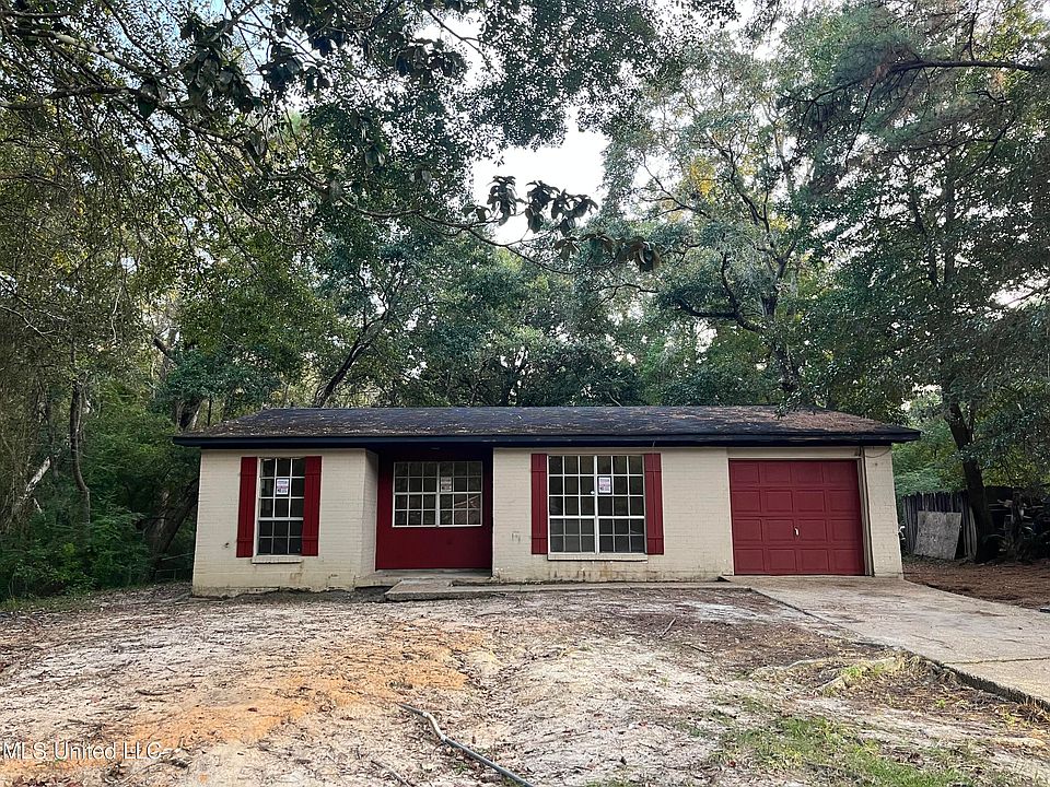 1st image of 1925 Carol Dr
