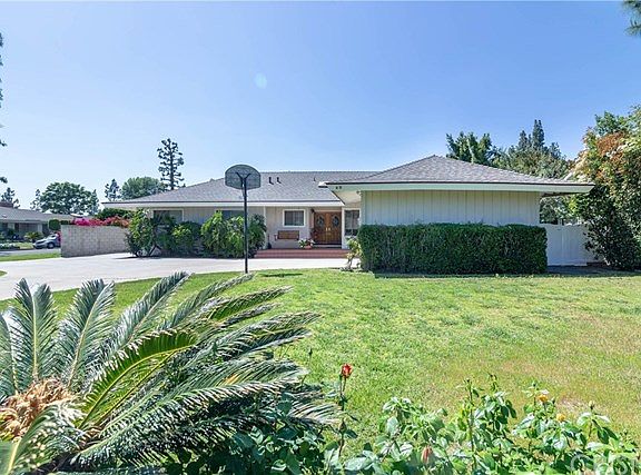 4th image of 9943 Calvin Ave
