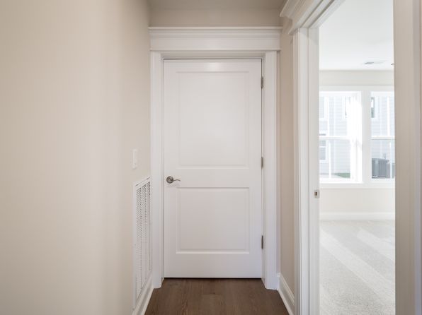 virginia-beach-virginia-402647318 picture