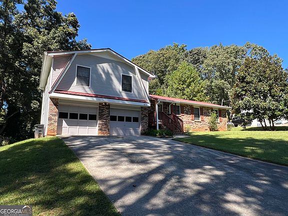 2nd image of 4101 Spring Lake Cir