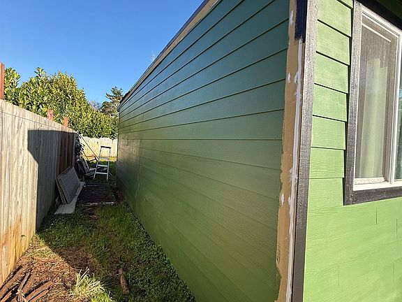 5th image of 2247 Harmony Ln