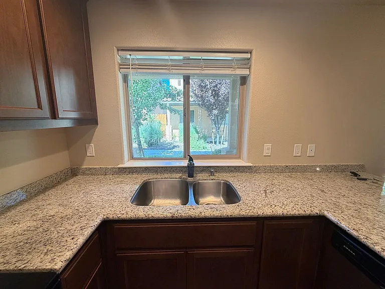 1194 Velarde Cir — Photo 17