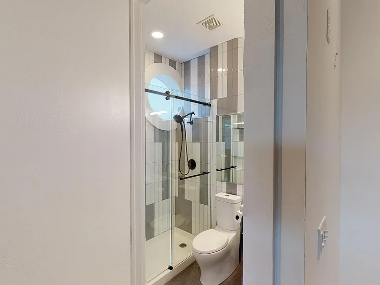 1710 Elm St #3R — Photo 13