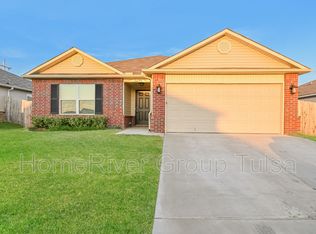 1613 S 31st Ct, Broken Arrow, OK 74014