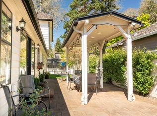 4208 Albert Cir, Lake Oswego, OR 97035