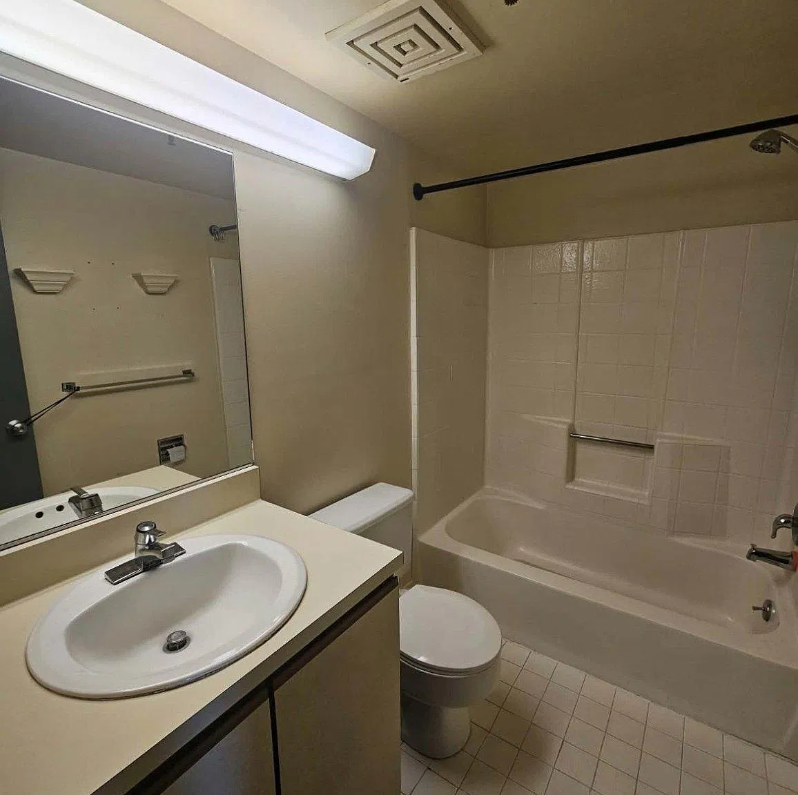 1 bed, 1.0 bath, 462 sqft, $875 — Photo 2