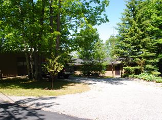 9209 Blue Horizon Rd, Presque Isle, MI 49777