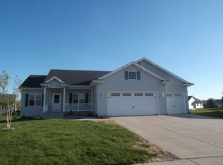 348 Buena Vista Dr, Arlington, WI 53911
