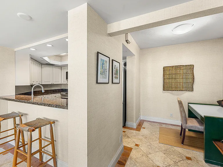 100 SE 5th Ave #410 — Photo 18