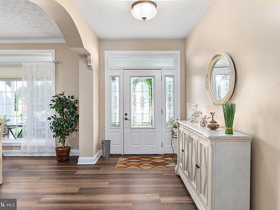 3rd image of 306 Elise Ct