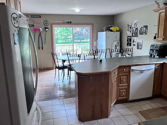 4th image of 246 Doon Valley Dr