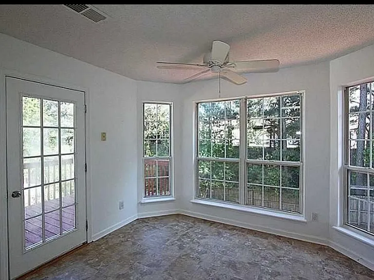 2174 Dresden Grn NW — Photo 7