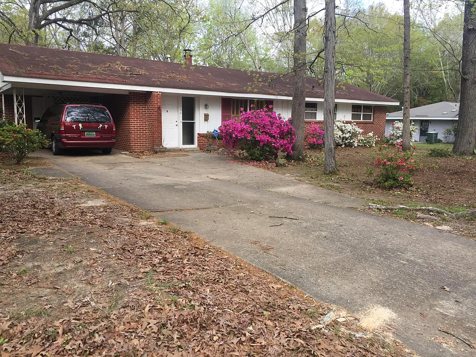 1836 Hill Hedge Dr