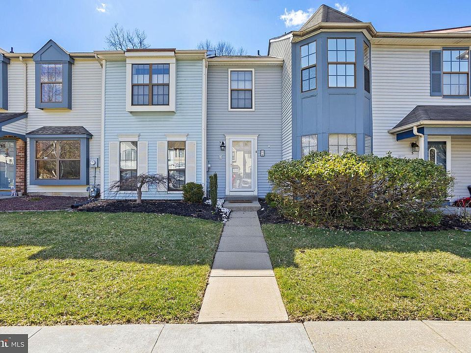 1st image of 4 Carlyle Ct