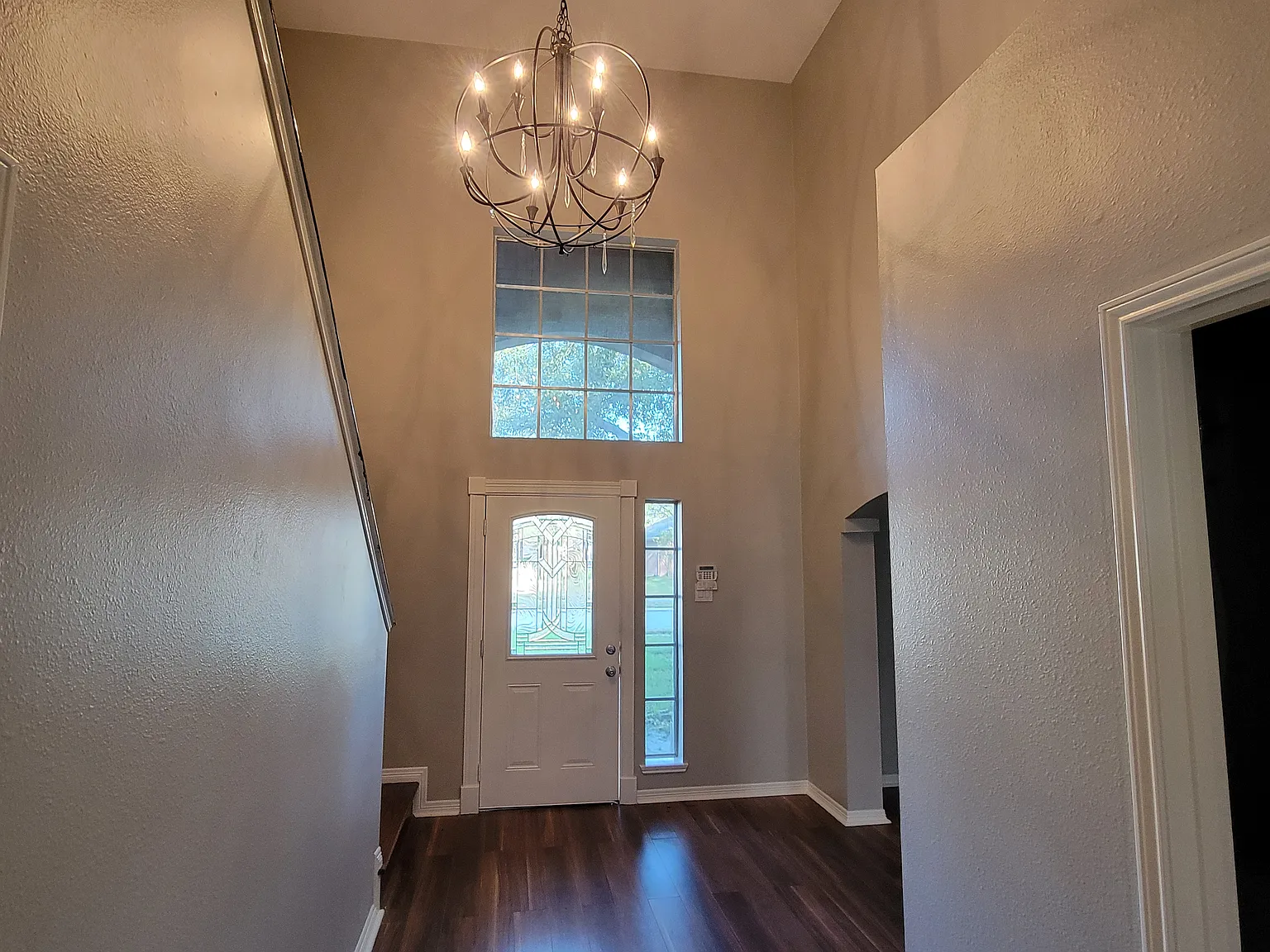4 bed, 2.5 bath, 2642 sqft, $2,600 — Photo 4