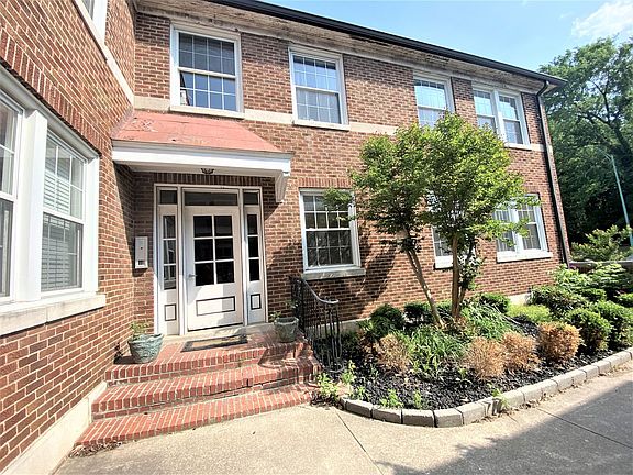 2nd image of 610 N 2nd St APT 2