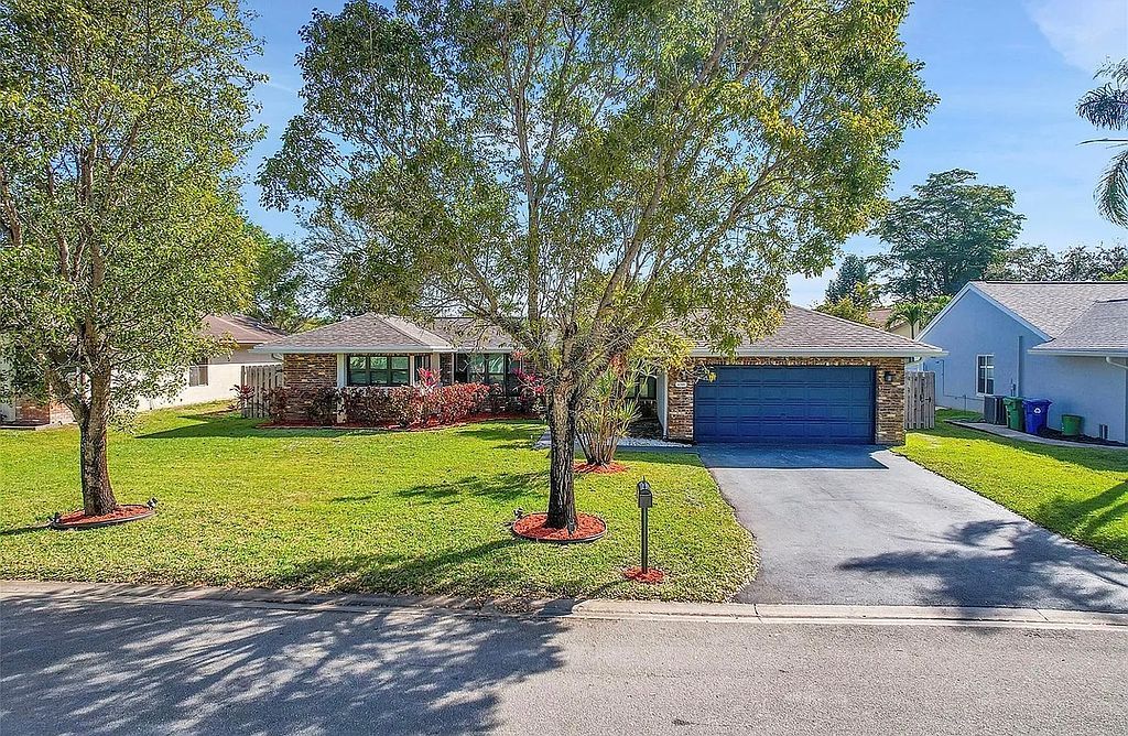 4391 NW 112th Ave - Property Image