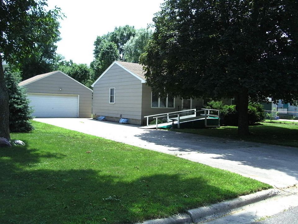 1st image of 626 22nd Ave N