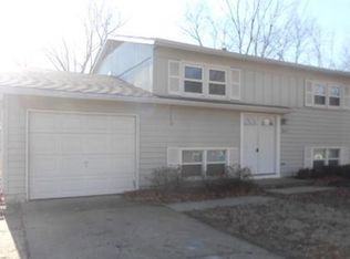 1411 Davis Rd, Lawrence, KS 66046
