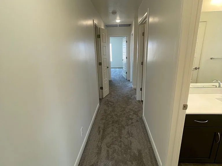 1396 E White Hollow Ln — Photo 15