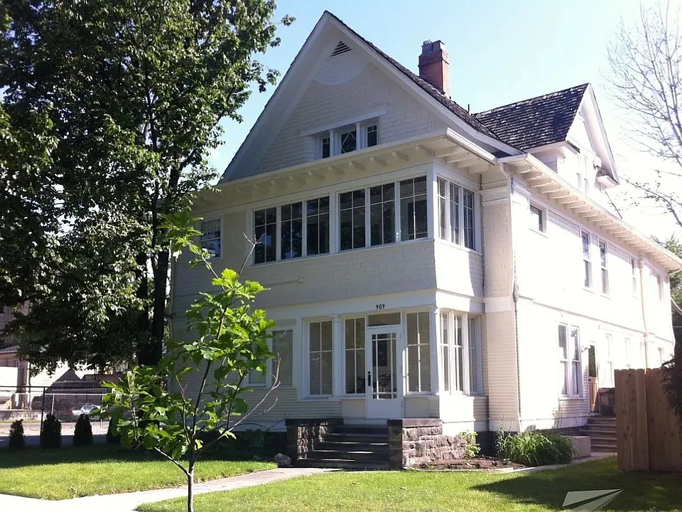 909 W Fort St