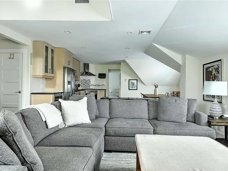 26 S Angell St #3 — Photo 8