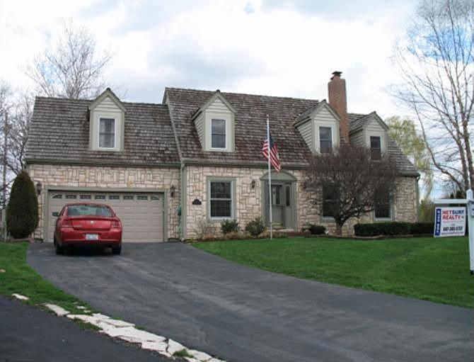 3200 sq ft.  4 bd. rms.  Cul-de-sac