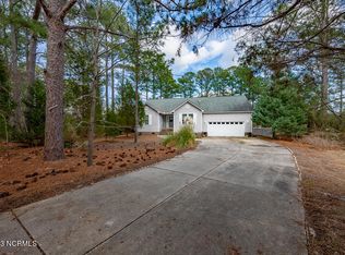 6205 Falcon Dr, New Bern, NC 28560
