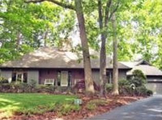 5 Woodvine Ln, Lake Wylie, SC 29710