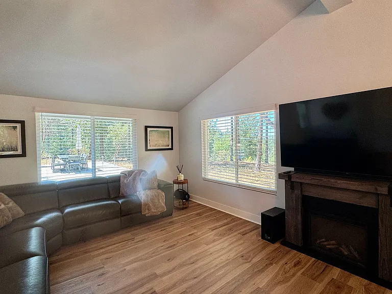 4425 Sierra Springs Dr — Photo 21