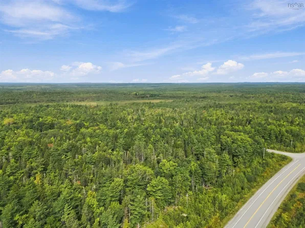 103 Hwy, Lunenburg, NS B4V 6J8