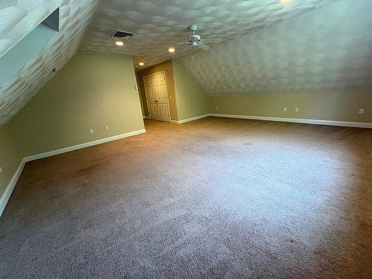 Huge bonus room with mini-split a/c