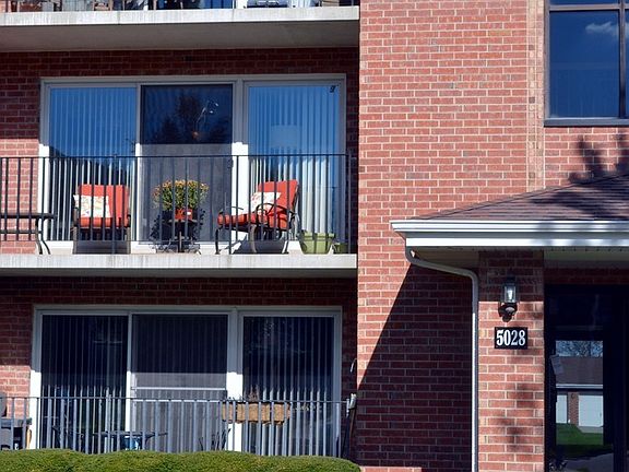 2nd image of 5028 W Circle Dr #109