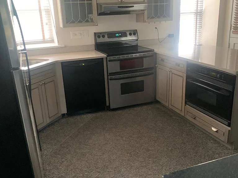 104 Cesare Dr — Photo 2