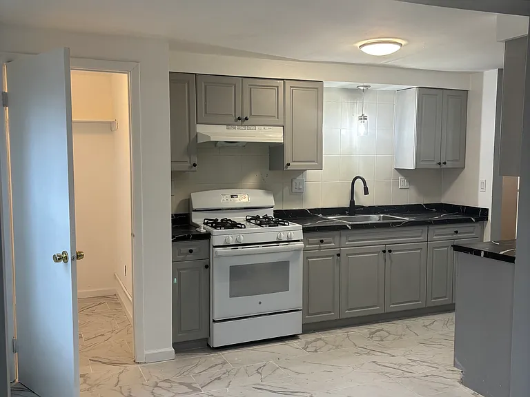 1387 Quinnipiac Ave #2 — Photo 2