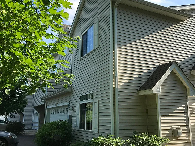 Hackberry Ct — Photo 1