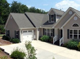 428 Highland Forest Rd, Cleveland, GA 30528