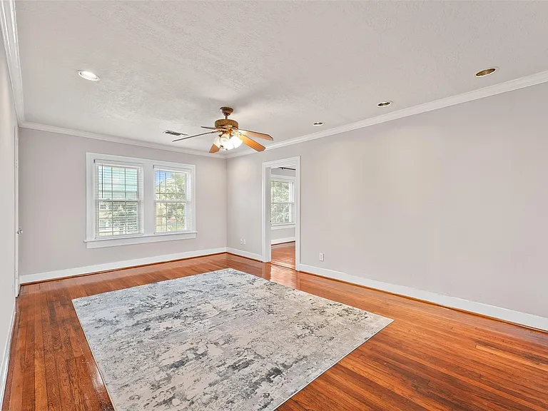 1637 Castle Ct — Photo 6