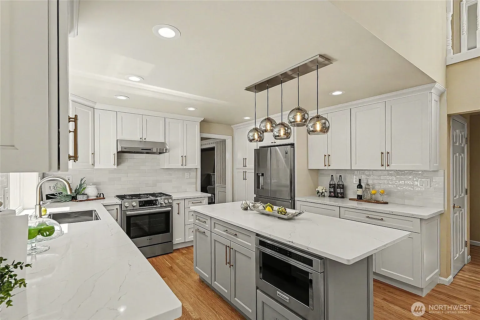 4 bed, 3010 sqft, $5,200 — Photo 3