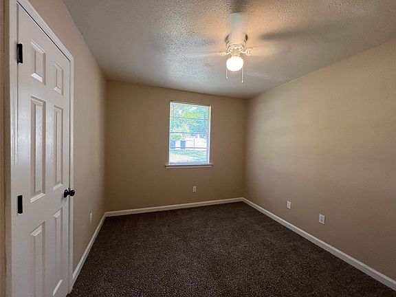 3rd image of 853 Tampa Ave