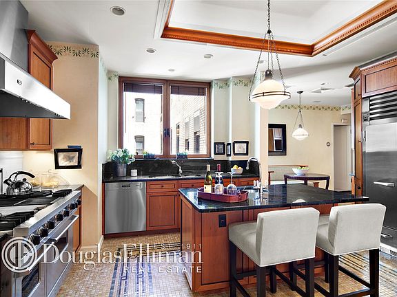 4th image of 960 Park Ave #10E