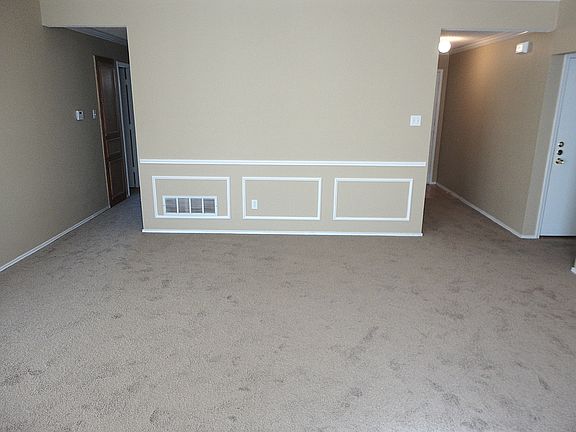5th image of 6421 Jennie Ln