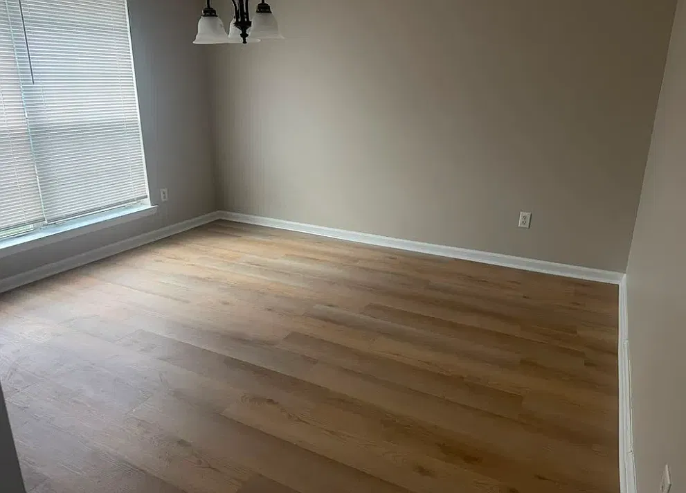 5 bed, 1967 sqft, $2,080 — Photo 2