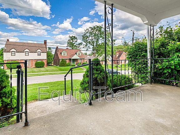 4th image of 6819 Elwynne Dr