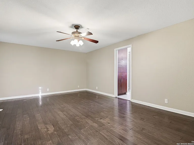 415 Calumet Pl — Photo 17