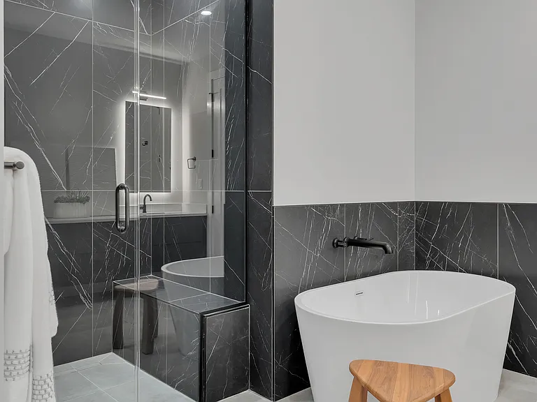 321 31st Ave N #103 — Photo 7