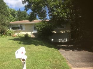 5709 Hansen Rd, Edina, MN 55436