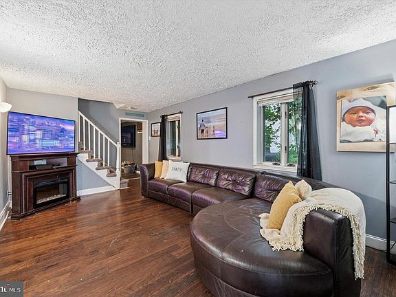 5th image of 2379 Mole Rd