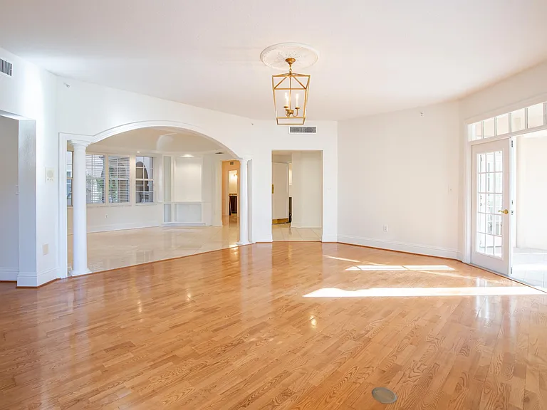147 Interlachen Ave #202 — Photo 21