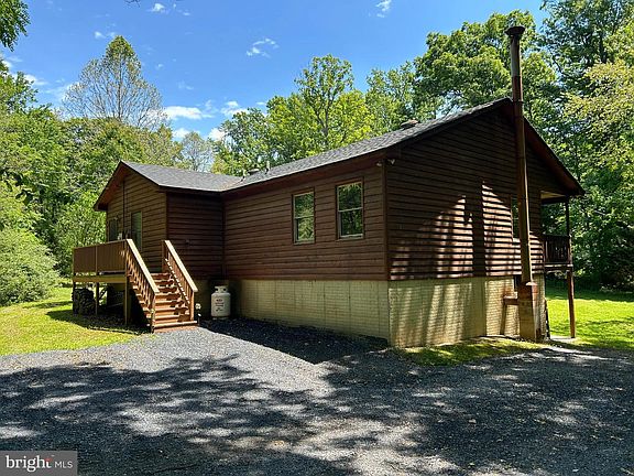 3rd image of 830 Western Ln